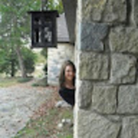 Meet your Posher, Sharilyn - Picture 1 of 1